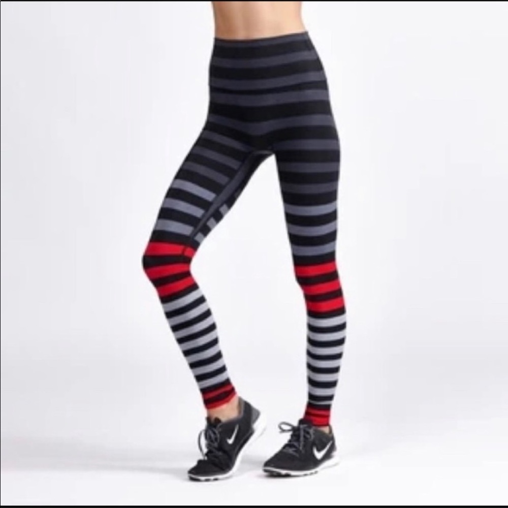 K deer black, gray and red striped leggings